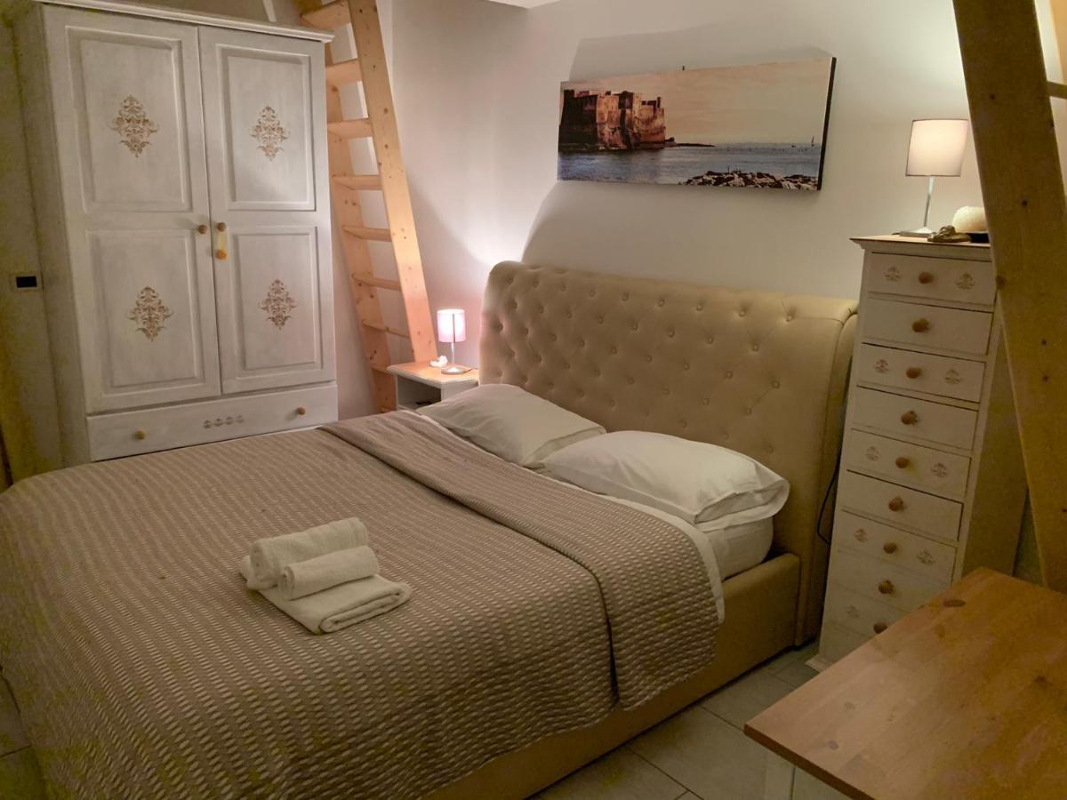 La Casa Di Hoby Apartment Naples Luaran gambar