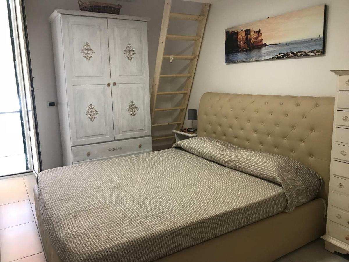 La Casa Di Hoby Apartment Naples Luaran gambar